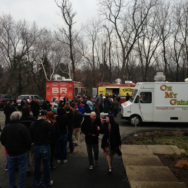 รูปภาพถ่ายที่ PGH Taco Truck โดย MacGirlie เมื่อ 2/23/2013