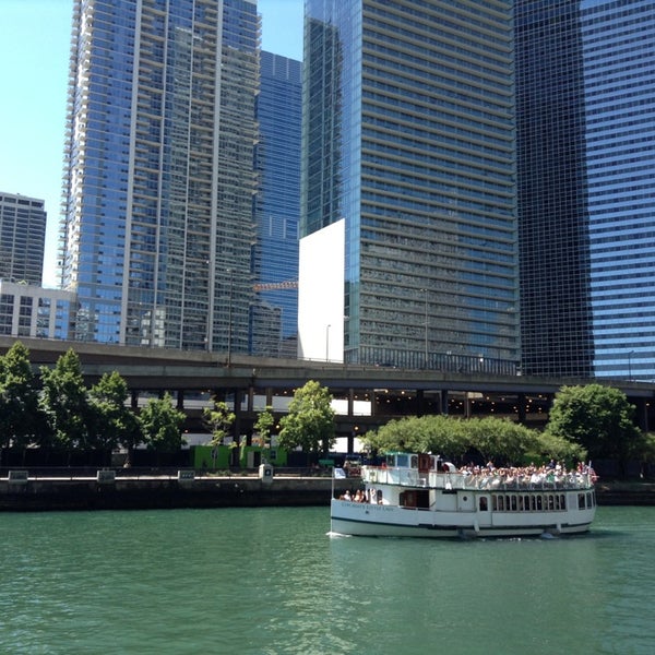 Снимок сделан в Chicago Line Cruises пользователем William M. 8/3/2013