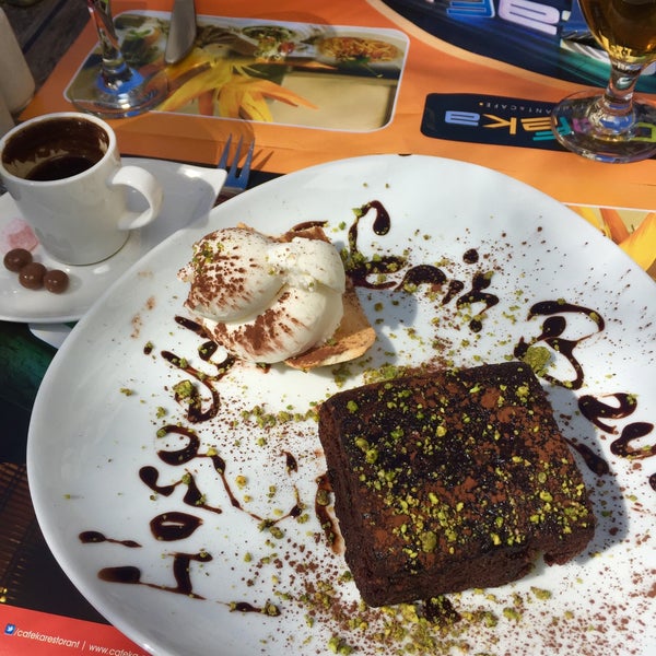 3/25/2017 tarihinde Semih G.ziyaretçi tarafından Cafeka Restaurant &amp; Cafe'de çekilen fotoğraf
