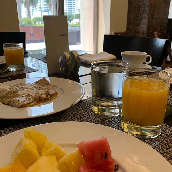 รูปภาพถ่ายที่ Baharat Restaurant - Le Meridien Hotel โดย Lulu เมื่อ 8/15/2019