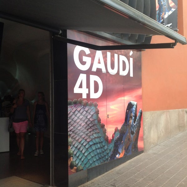 รูปภาพถ่ายที่ Gaudí Experiència โดย Kirill เมื่อ 8/22/2013