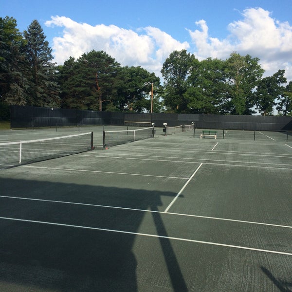 Woodhill Country Club Golf Course in Wayzata