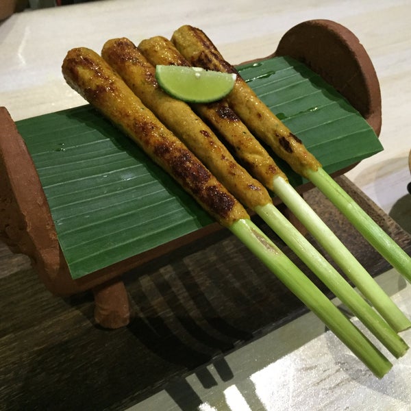 Photo taken at Nona Bali Restaurant by Jooling on 11/10/2015
