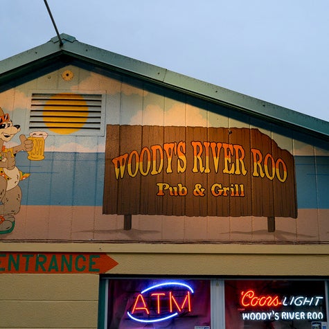 Foto diambil di Woody&#39;s River Roo Pub &amp; Grill oleh Woody&#39;s River Roo Pub &amp; Grill pada 8/1/2013