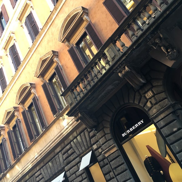 Burberry Now Closed Campo Marzio 4 tips