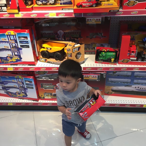 toys r us marina bay sands