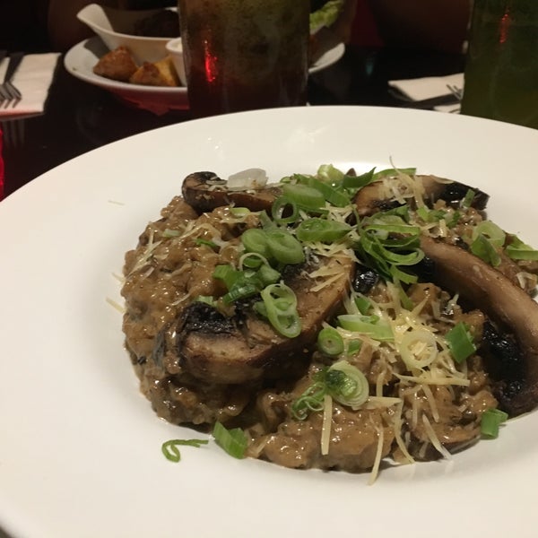 Calidad de Risotto de Hongos y los cortes de carne muy Buenos