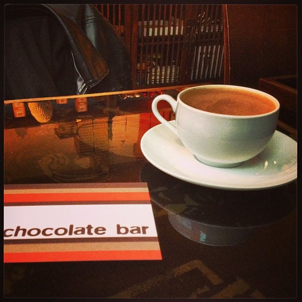 1/13/2013 tarihinde Leandro E.ziyaretçi tarafından Chocolate Bar'de çekilen fotoğraf
