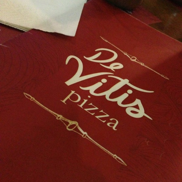 Foto tirada no(a) De Vitis Pizza por Pedro P. em 8/1/2013