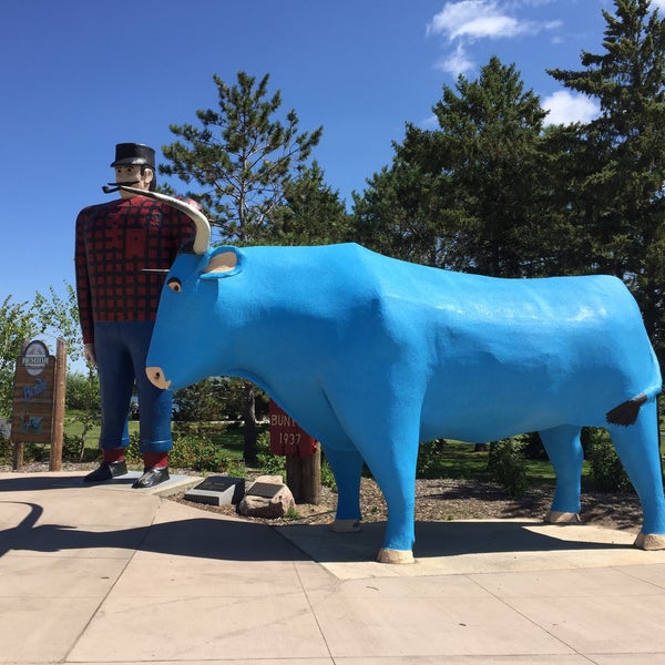 Photo taken at Paul Bunyan &amp; Babe The Blue Ox by Cindy G. on 8/6/2018