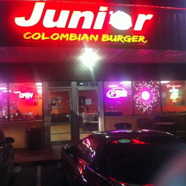 Photo taken at Junior Colombian Burger - South Trail Circle by Tony C. on 12/6/2013