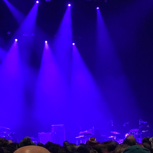 รูปภาพถ่ายที่ Hammerstein Ballroom โดย Don S. เมื่อ 11/21/2022