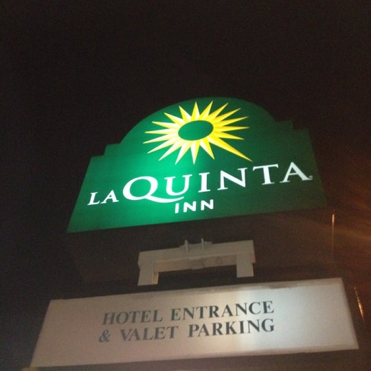 รูปภาพถ่ายที่ La Quinta Inn Austin Capitol / Downtown โดย Don S. เมื่อ 3/12/2013