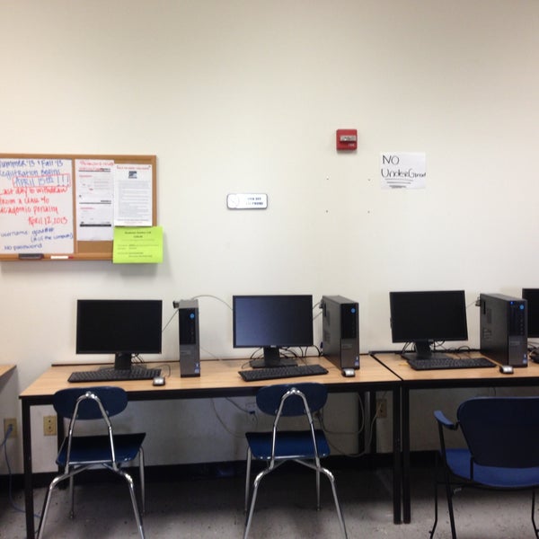 Photos At John Jay College Graduate Lab College Academic