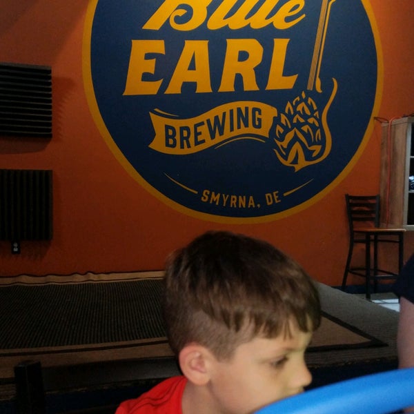 5/28/2021 tarihinde Greg&amp;Amy P.ziyaretçi tarafından Blue Earl Brewing Company'de çekilen fotoğraf