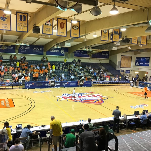 Lahaina Civic Center 249 ziyaretçidan 2 tavsiye