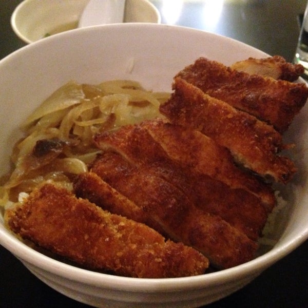 Снимок сделан в Zenshin Asian Restaurant пользователем Roselle D. 10/31/2015