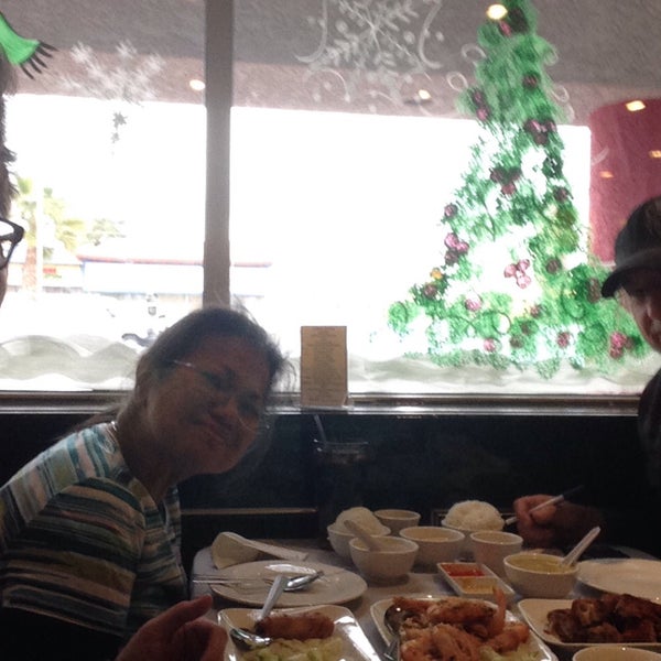 Photo taken at Joyful House Chinese Cuisine by Roselle D. on 12/30/2016