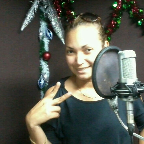 Radio Mix 97.9 FM Radio Station in Panama