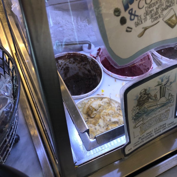 Foto scattata a Ample Hills Creamery da Kevin F. il 8/25/2019