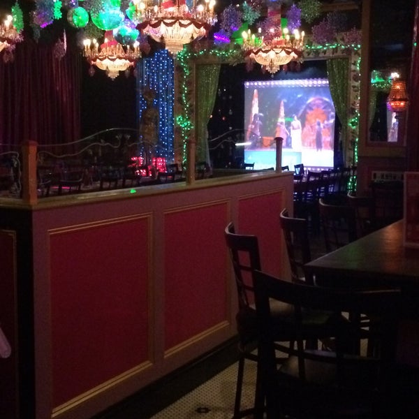 Foto tirada no(a) Lips Drag Queen Show Palace, Restaurant &amp; Bar por Kelly S. em 12/14/2014