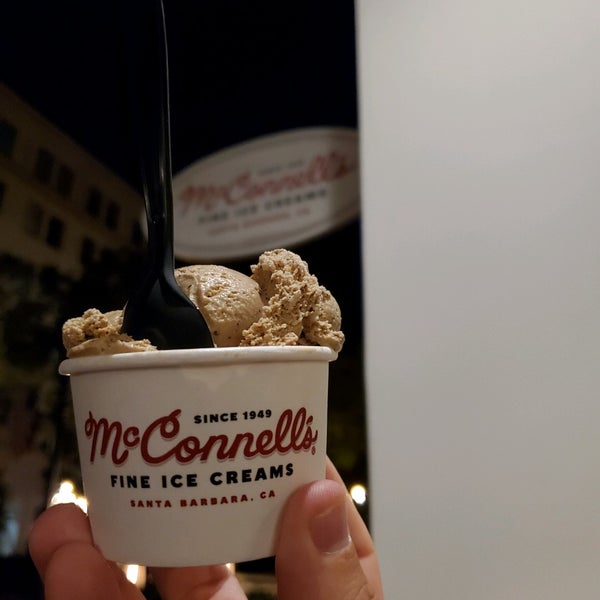 Foto scattata a McConnell&#39;s Fine Ice Creams da Coach B. il 7/30/2020