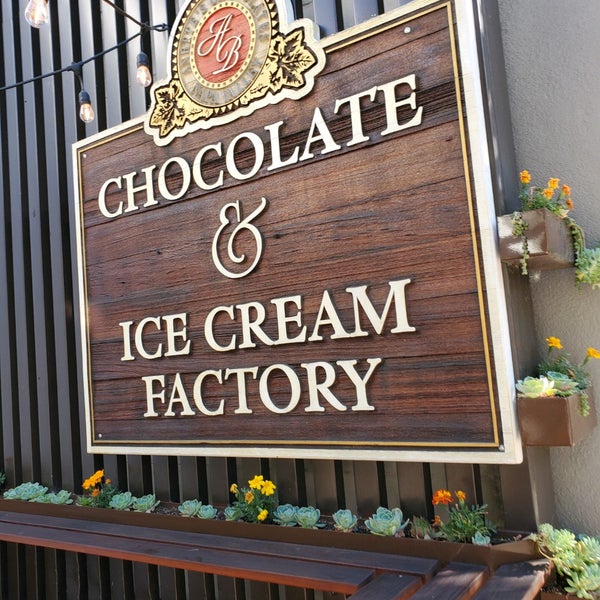 Photo taken at Anettes Chocolate Factory by Coach B. on 6/21/2021