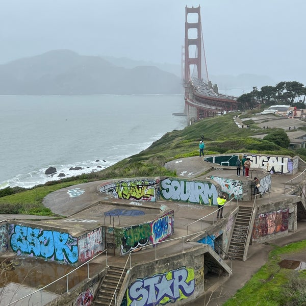 Foto diambil di Golden Gate Overlook oleh Coach B. pada 3/3/2024