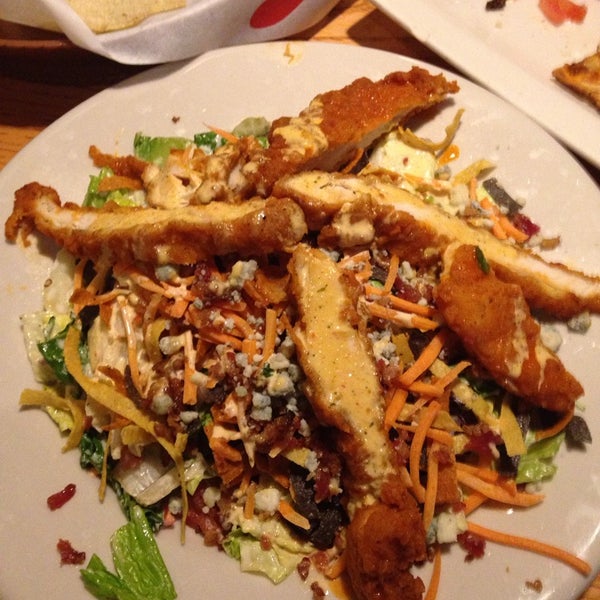 Photo taken at Chili&#39;s Grill &amp; Bar by Joey N. on 2/8/2014
