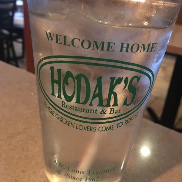 Снимок сделан в Hodak&#39;s Restaurant and Bar пользователем Elizabeth M. 9/22/2018