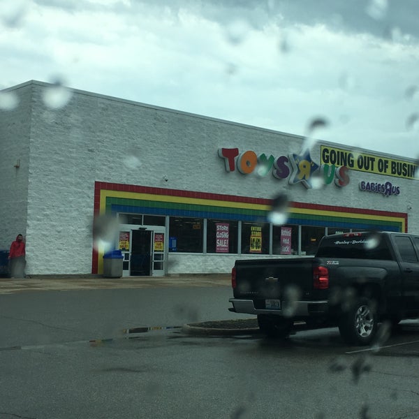 Toys R Us St Louis Mo Lindbergh ToyWalls