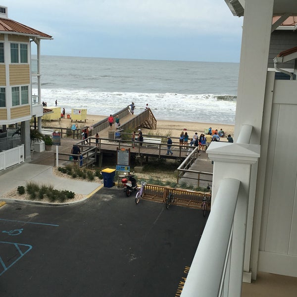 Foto diambil di Bethany Beach Ocean Suites Residence Inn by Marriott oleh Kathy D . pada 9/5/2016