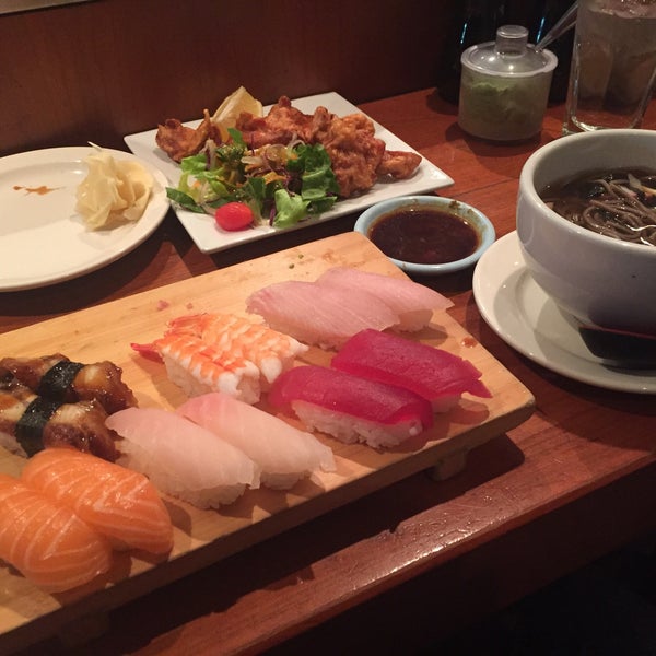 Das Foto wurde bei East Japanese Restaurant (Japas 27) von Andrew H. am 1/18/2016 aufgenommen