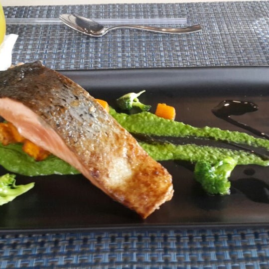 7/4/2014 tarihinde Beverly C.ziyaretçi tarafından Mercao Modern Cuisine'de çekilen fotoğraf