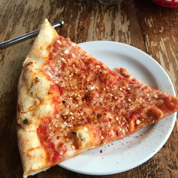 11/24/2017にAlan R.がRosco&#39;s Pizzaで撮った写真