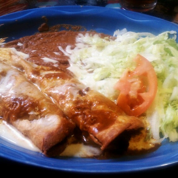Photo taken at Los Agaves Mexican Grill by Kim W. on 8/7/2013