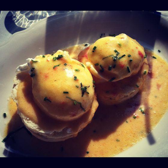 Came for brunch & had the roasted tomato benedict which was ok - a bit overpriced for my taste. Not worth $15 but worth a try. Cute outdoor seating but try to get an… (3 of 4 petals via Fondu)