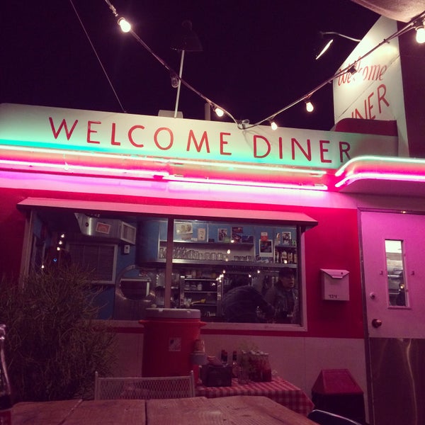Foto tirada no(a) Welcome Diner por Guamibear em 2/19/2015