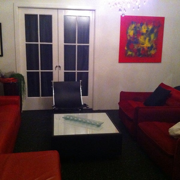 Das Foto wurde bei Room With A View Luxury Apartment Hotel von Matt H. am 11/8/2013 aufgenommen