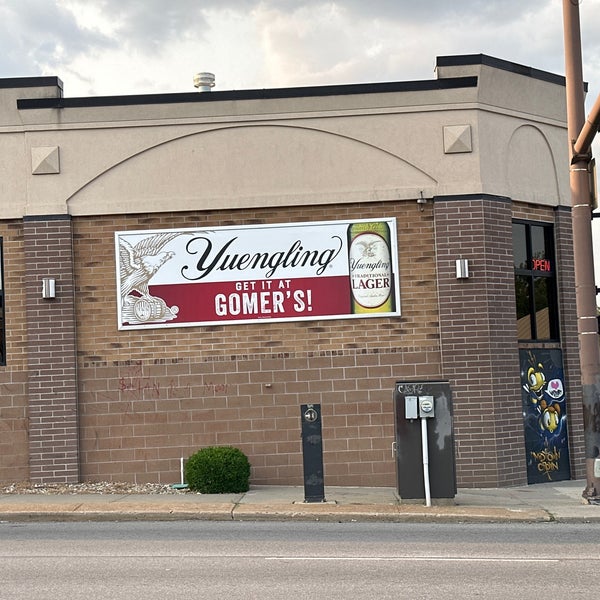 Photos at Gomer's Midtown Liquor Store in Kansas City