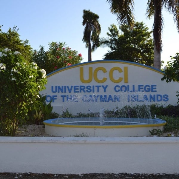 Das Foto wurde bei UCCI (University College of the Cayman Islands) von UCCI am 8/2/2013 aufgenommen