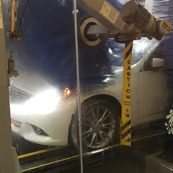 1/19/2016にDiego R.がJax Car Washで撮った写真