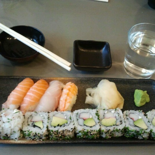 Photo taken at Sushi&#39;n&#39;Roll by Anna H. on 11/23/2012