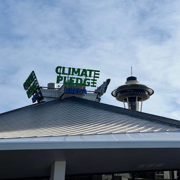 Снимок сделан в Climate Pledge Arena пользователем Shaw A. 1/15/2024