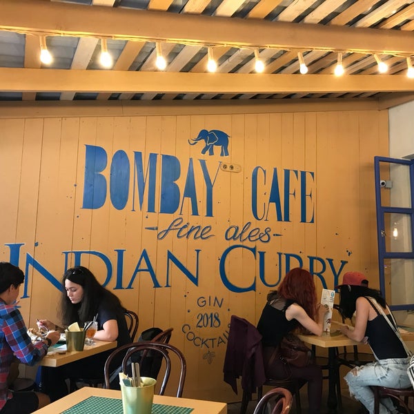 Foto tirada no(a) Bombay Cafe por  Vadim V. em 9/8/2018