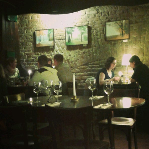 Das Foto wurde bei Cafe restaurant Sudička von Irina D. am 5/17/2014 aufgenommen