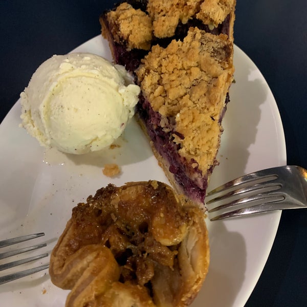 Photo taken at The Pie Hole by Lulu P. on 10/5/2019