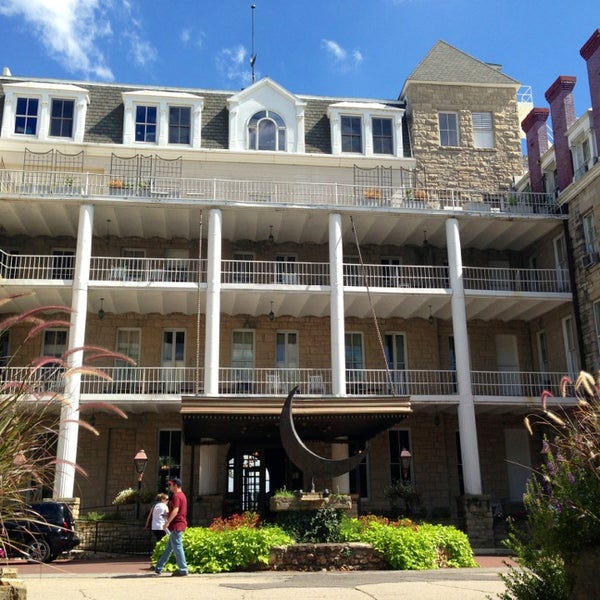 Crescent Hotel - Hotel