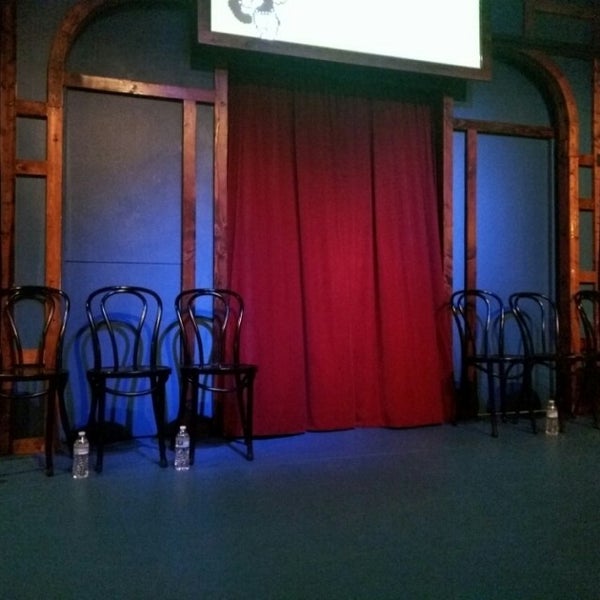 5/9/2015にDave B.がGo Comedy Improv Theaterで撮った写真