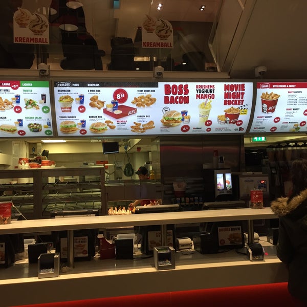 11/18/2015 tarihinde Timo D.ziyaretçi tarafından KFC'de çekilen fotoğraf